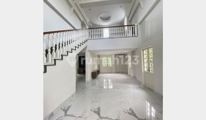 Dijual Rumah Bagus Siap Huni di Kebayoran Lama Jakarta Selatan