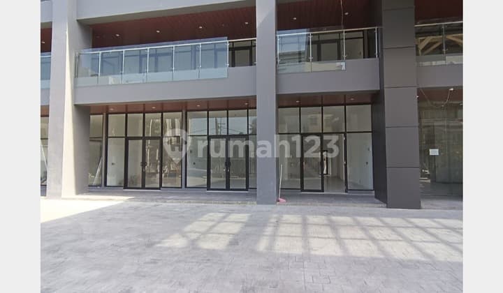 Dijual Ruko 3 Lantai Siap Pakai Lokasi Sangat Strategis di Menteng