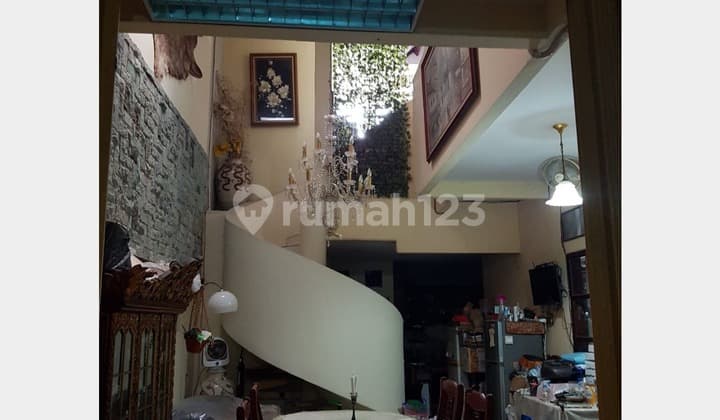 For Sale, Strategically Located House in Kebayoran Baru, South Jakarta