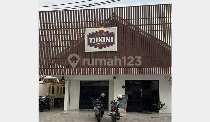 Dijual Cocok untuk Caffe Lokasi Sangat Strategis di Menteng