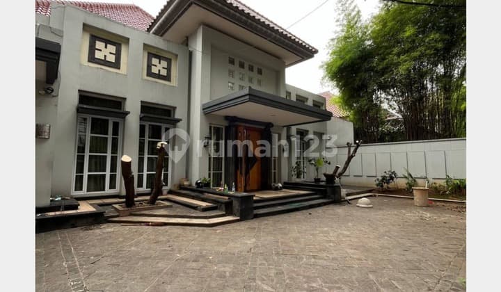 Dijual Rumah Lokasi Sangat Strategis di Meneng Jakarta Pusat