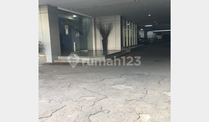 Disewakan Gedung 4 Lantai Lokasi di Menteng Jakarta Pusat