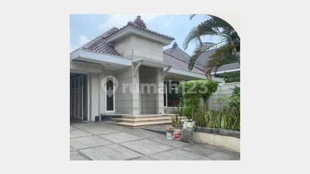 Disewakan Rumah Mewah Kawasan Elit di Menteng