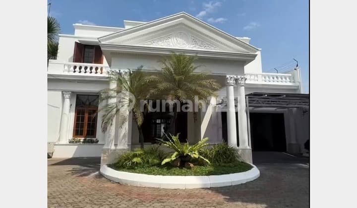 Dijual Rumah Mewah Siap Huni Kawasan Elit di Menteng