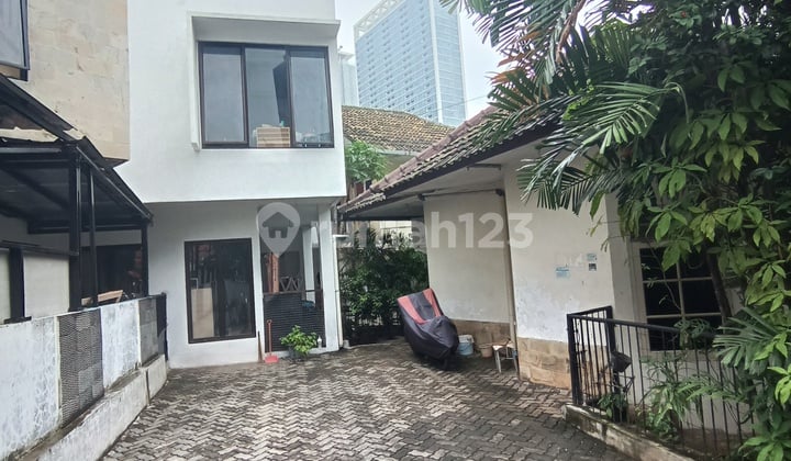 Dijual Rumah Menteng Posisi Hoek Jakarta Pusat
