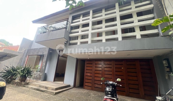 Disewakan Rumah Menteng Silent Office Row Jalan Besar