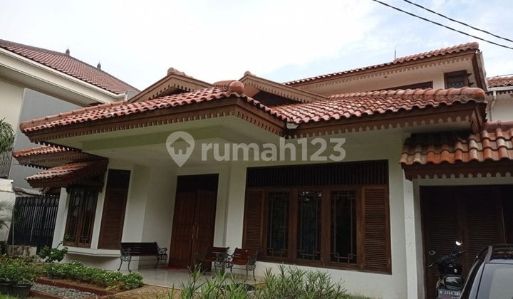 Dijual Rumah Asri Area Kebayoran Baru Jakarta Selatan