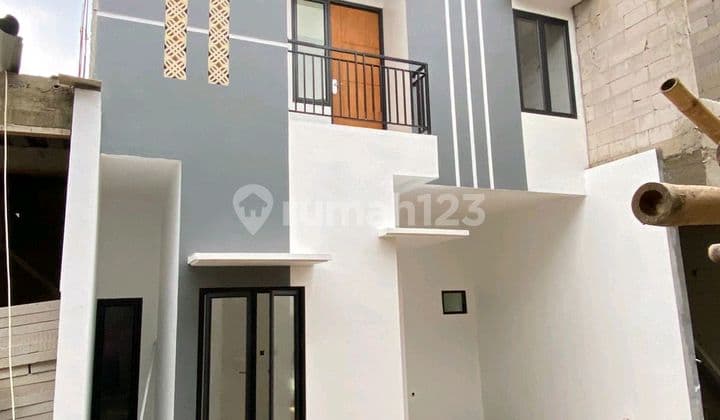 Rumah Murah 2 Lantai Masuk Mobil Berada di Setu Mabes Cipayung