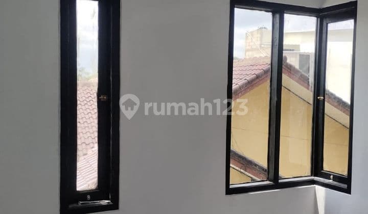 Rumah 2 Lantai Siap Huni Masuk Mobil Bebas Banjir