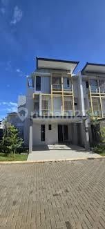 Namee Eonna DP Nol Langsung Akad! Rumah 3 Lantai Lokasi Sebrang Mall