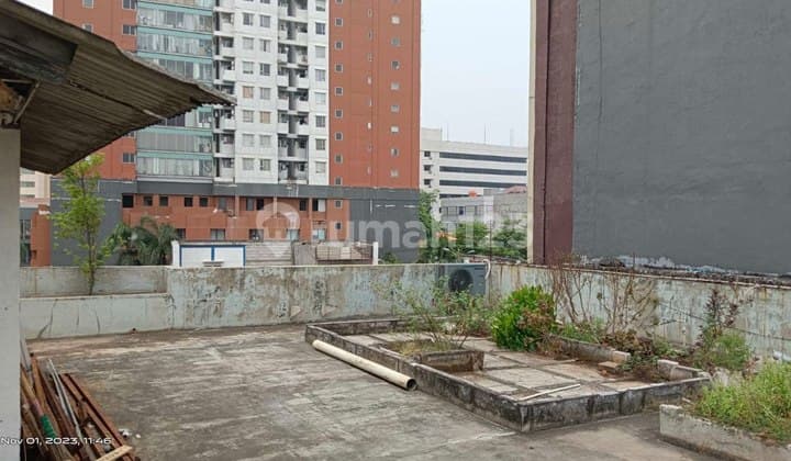 Dijual Ruko Gandeng 3 Lantai Parkiran Luas