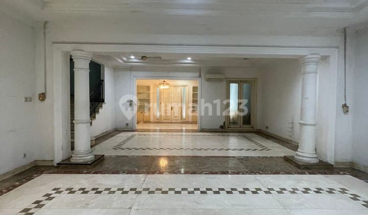 Dijual Rumah Area Tenang di Menteng