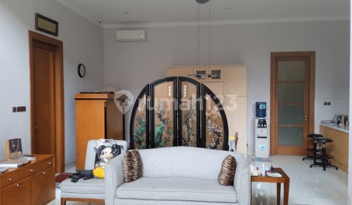 Rumah Cantik Mewah Dijual Cepat di Pejate