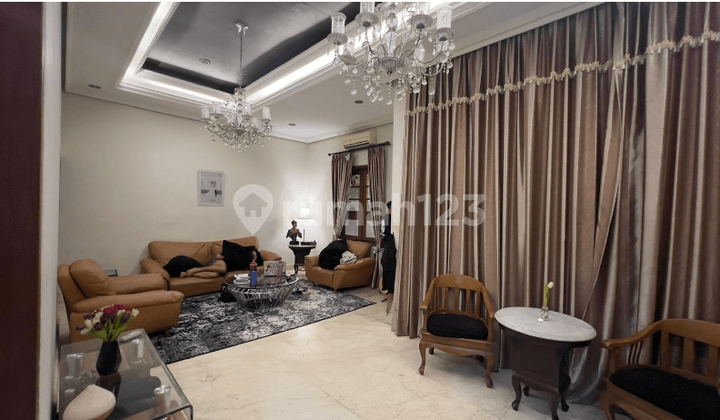 For Sale Classic Ready-to-Occupy House in Menteng