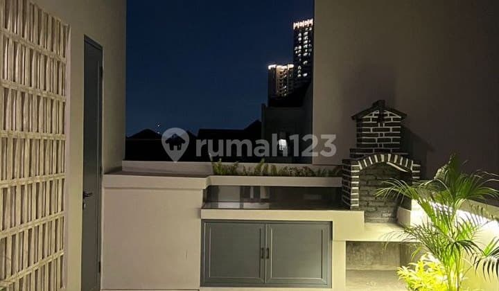 Dijual Brand New House, 3 Lantai di Pondok Indah