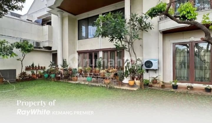 Rumah Classic di Cipete, Dekat Stasiun MRT Cipete Raya