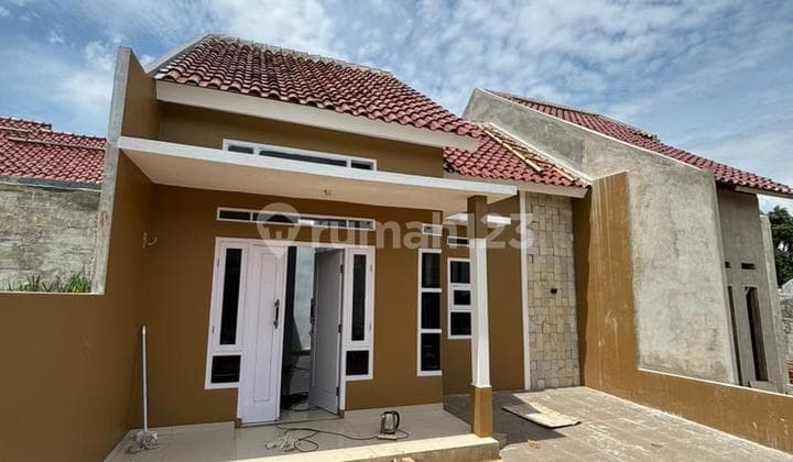 Rumah 3 Kamar Tidur Starategis Dekat ke Selatan Jakarta