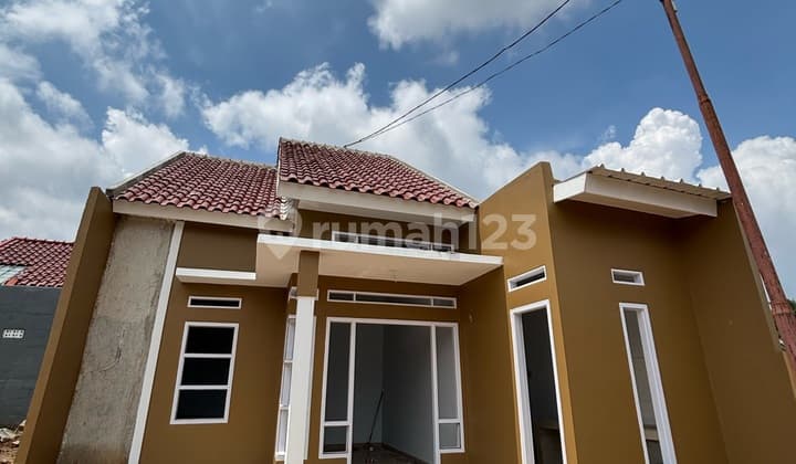 Rumah Mewah 3 Kamar Tidur Dekat Akses Tol Sawangan Depok