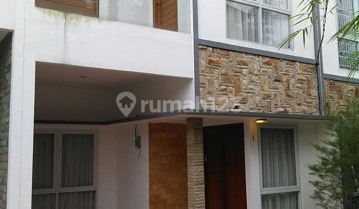 Dijual Rumah Siap Pakai 4 Br Luas 140M2 Sangat Nyaman dan Terawat, Jagakarsa Jaksel