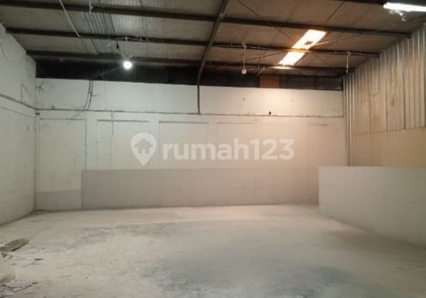 Gudang di Kopo Permai 755.0 M² SHM Dekat Tol