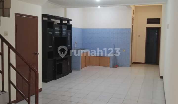 For Rent: 12 Houses, 5x15 m², Puri Semanan, Pondok Randu Duri