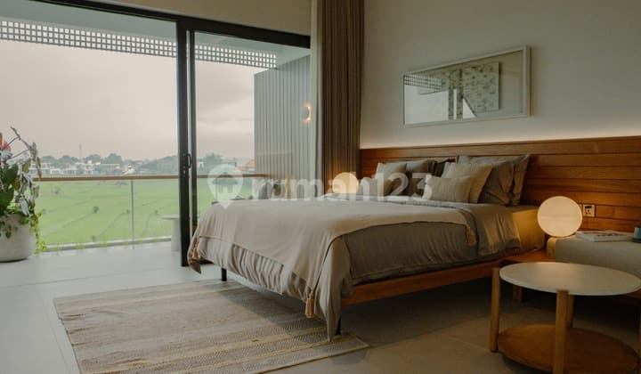 Move-In Ready! Freehold Villa - Only 8 Units Available