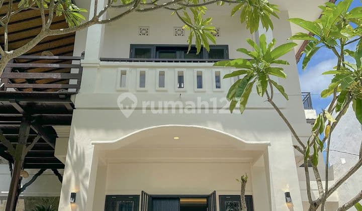 Sewa Villa Premium di Pererenan | 3 Bedroom, 2 Lantai, Kolam Renang