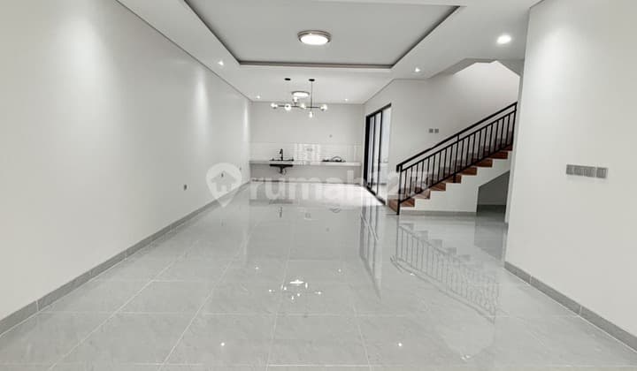 Rumah Modern Minimalis di Bsd, Tangerang Selatan