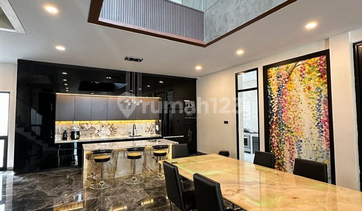 Rumah Luxury Modern 3 Lantai Kebon Jeruk Jakarta Barat Furnished Mewah Bebas Banjir