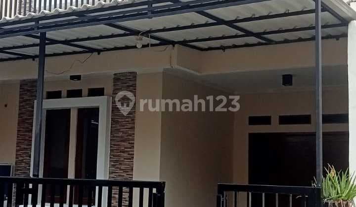 Rumah 2 Lantai Komplek Deplu Caraka
