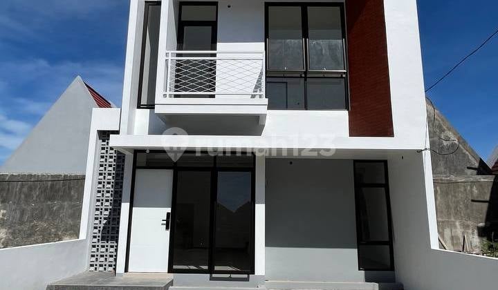 Rumah Stategis di Kota Cilacap, Akses Depan Jalan Utama