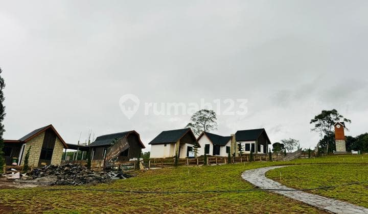 Tanah Kavling Bernuansa Eropa Classic dengan View Pegunungan
