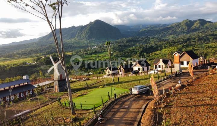 Tanah Kavling Murah dengan View Pegunungan dan Bernuansa Eropa