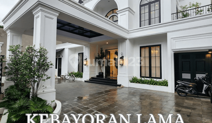 For Sale Luxury House Premium Location in Kebayoran Lama
