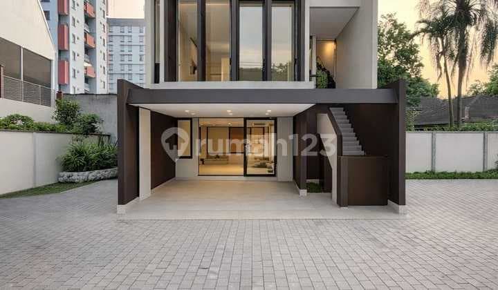 Dijual Rumah Dalam Komplek Lokasi Strategis di Cilandak