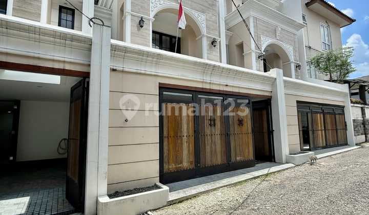 Dijual Rumah Baru Moderen Klasik 15 Menit ke Tb Simatupang
