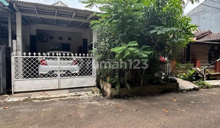 Dijual Rumah Turun Harga di Cinere Semi Furnished