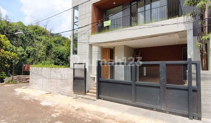 Dijual Rumah Baru Hook Dalam Komplek Dekat Toll Brigif