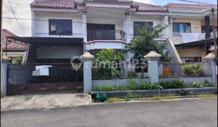 Hunian Mewah Bernuansa Tropis di Denpasar