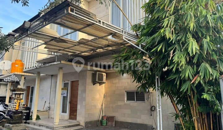 Minimalist 2-Story House - Modern & Comfortable