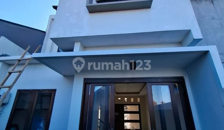 Modern Minimalist House for Sale in Kerobokan Area - Ready to Move In
