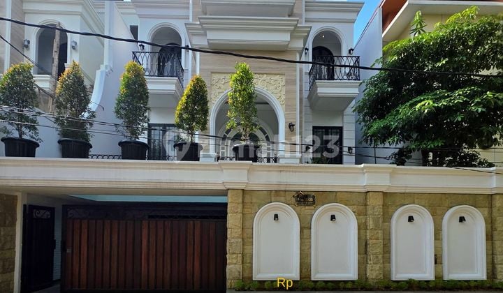 Dijual Rumah Baru Modern Classic Dalam Komplek Cilandak Jakarta Selatan
