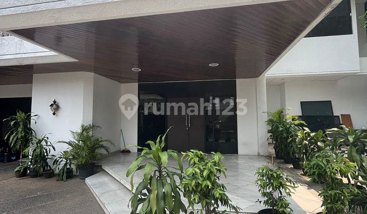 Dijual Rumah Dalam Komplek di Permata Hijau
