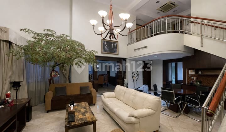 Luxury Penthouse Park Royale Lantai 24 - City View, Full Furnished