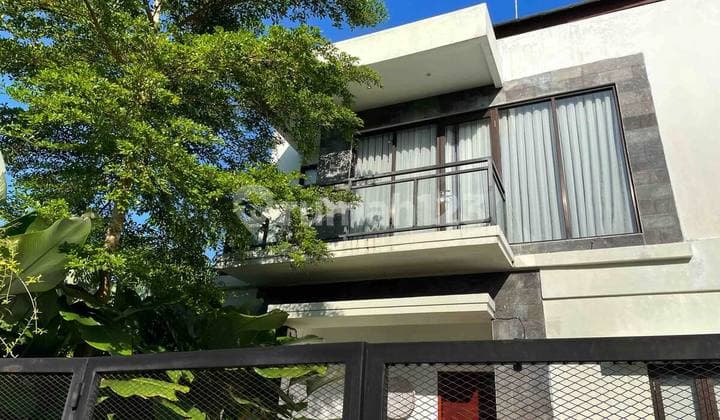 Disewakan Rumah Bagus One Gate System di Sibang Gede Full Furnished