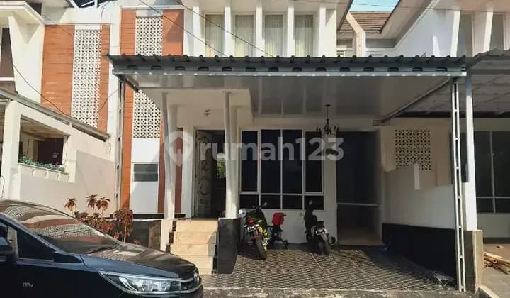 Dijual Rumah Mewah 2 Lantai
