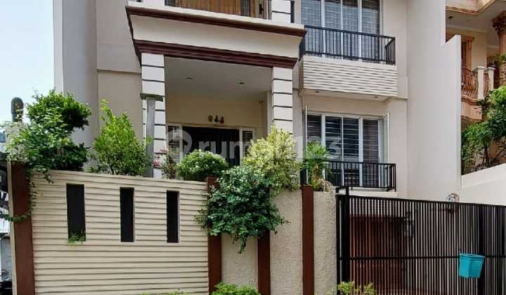 Quick Sale, Nice 3.5-Story House in Sunter Quick Sale, Nice 3.5-Story House in Sunter