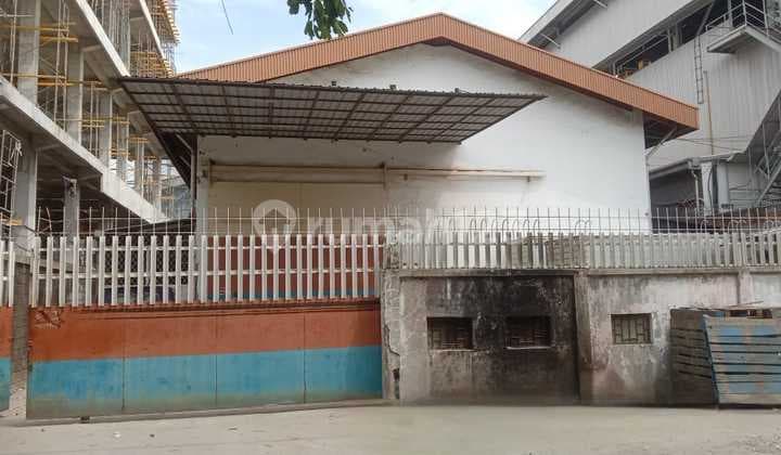 For Sale: 2-Story Warehouse in Sunter