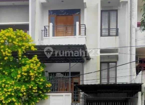 Rumah Jalan Lebar Lokasi Strategis di Sunter