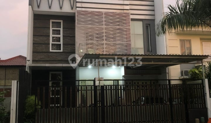 Jual Rumah 2,5 Lantai Puri Media Kembangan Jakarta Barat